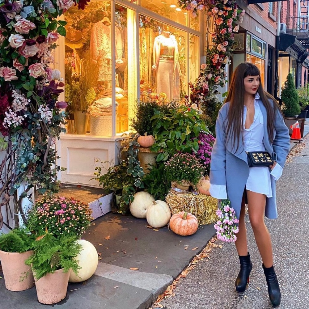 Meet your Posher, Larisa